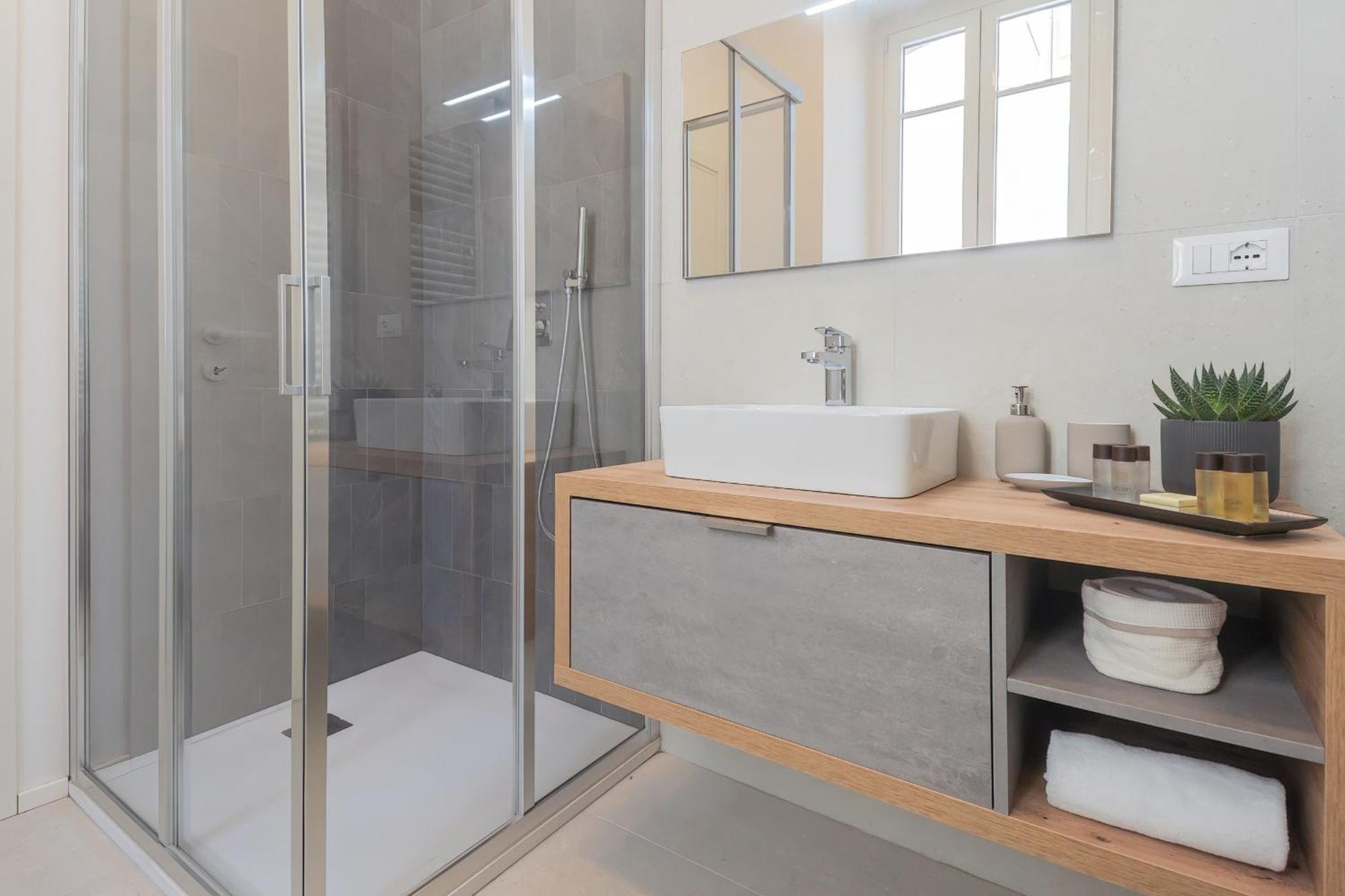 Manaraquattro - Apartament In Como Near The Center With Free Parking - Lake Como Exterior photo